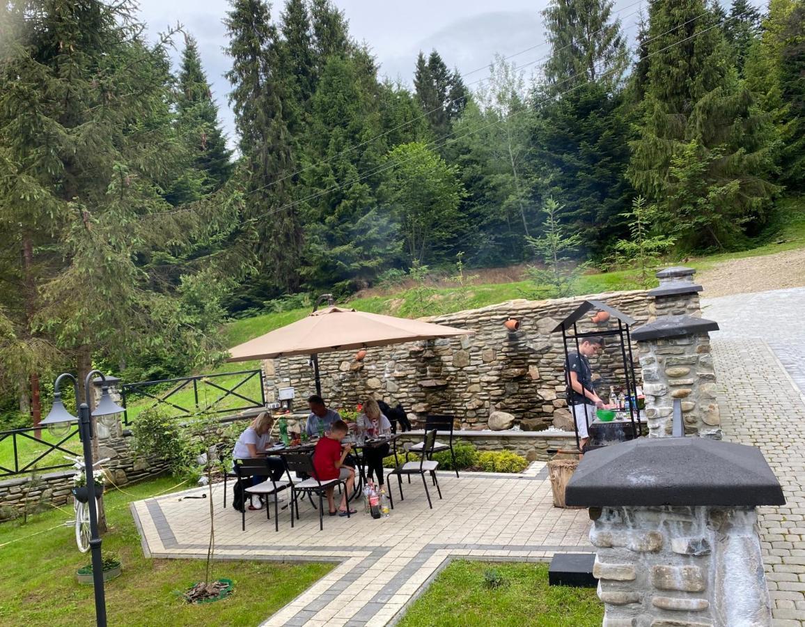Skhidnytsia Феєрія Лісуアパートホテル エクステリア 写真
