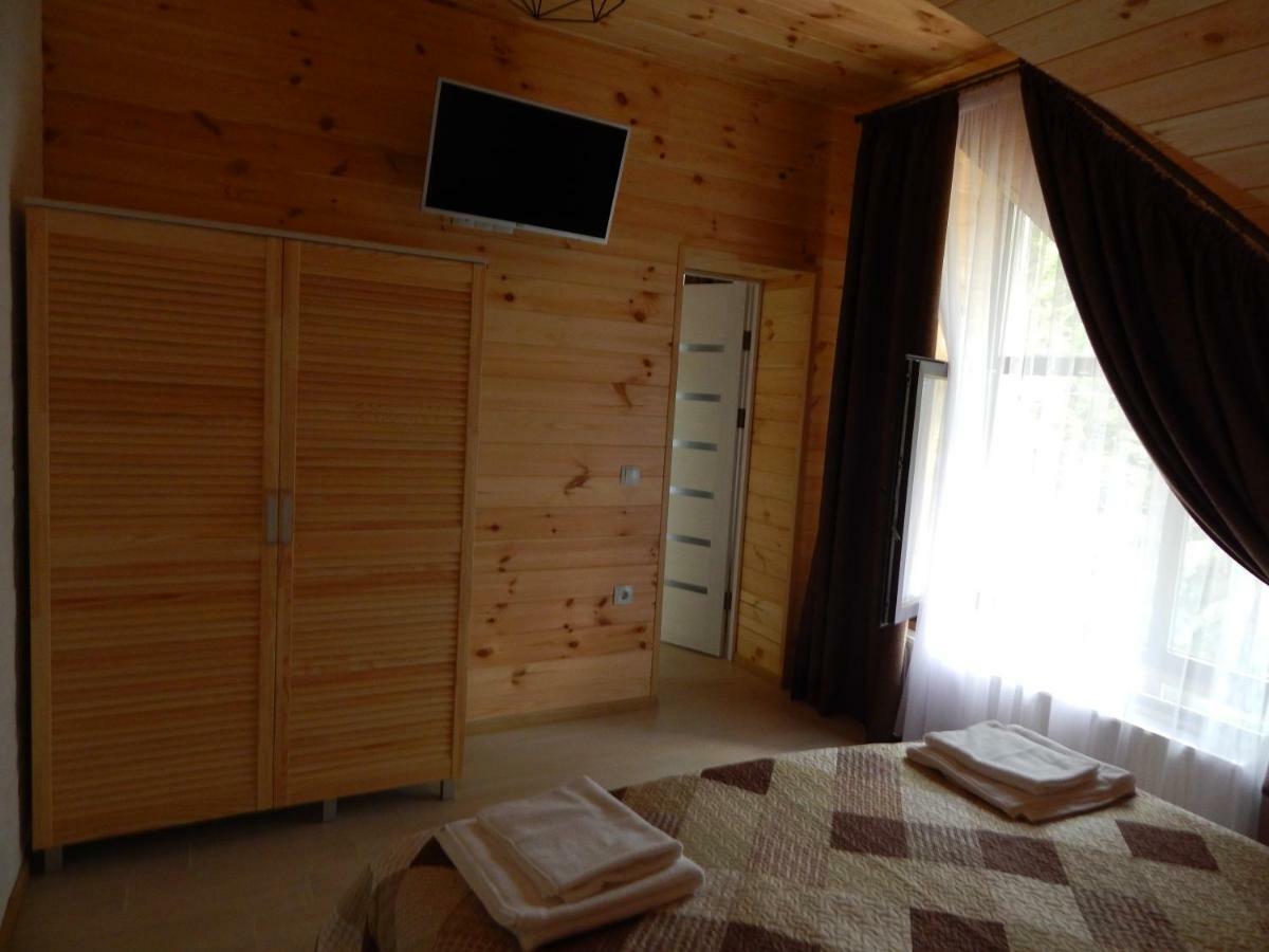 Skhidnytsia Феєрія Лісуアパートホテル エクステリア 写真